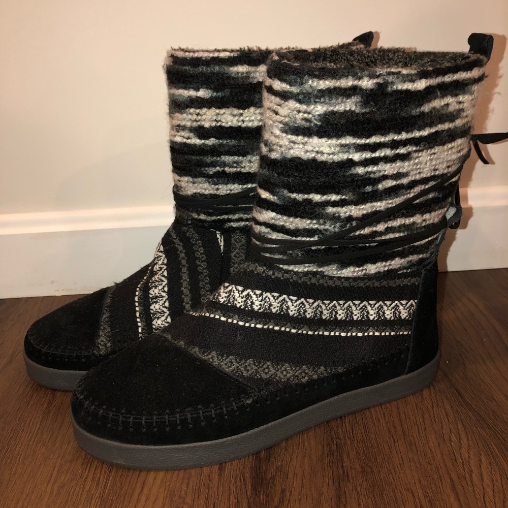 TOMS boots